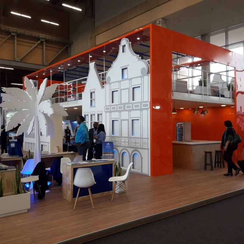 Stand con corte láser