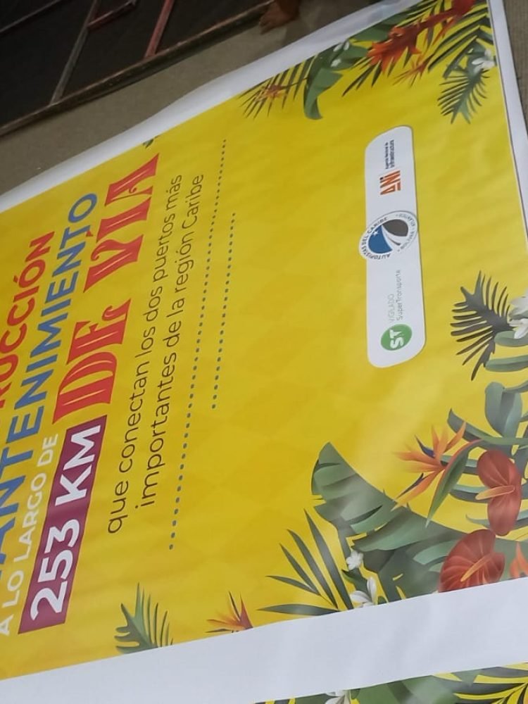 Pendón en banner personalizado para eventos y exposiciones, diseñado por BRA Publicidad SAS