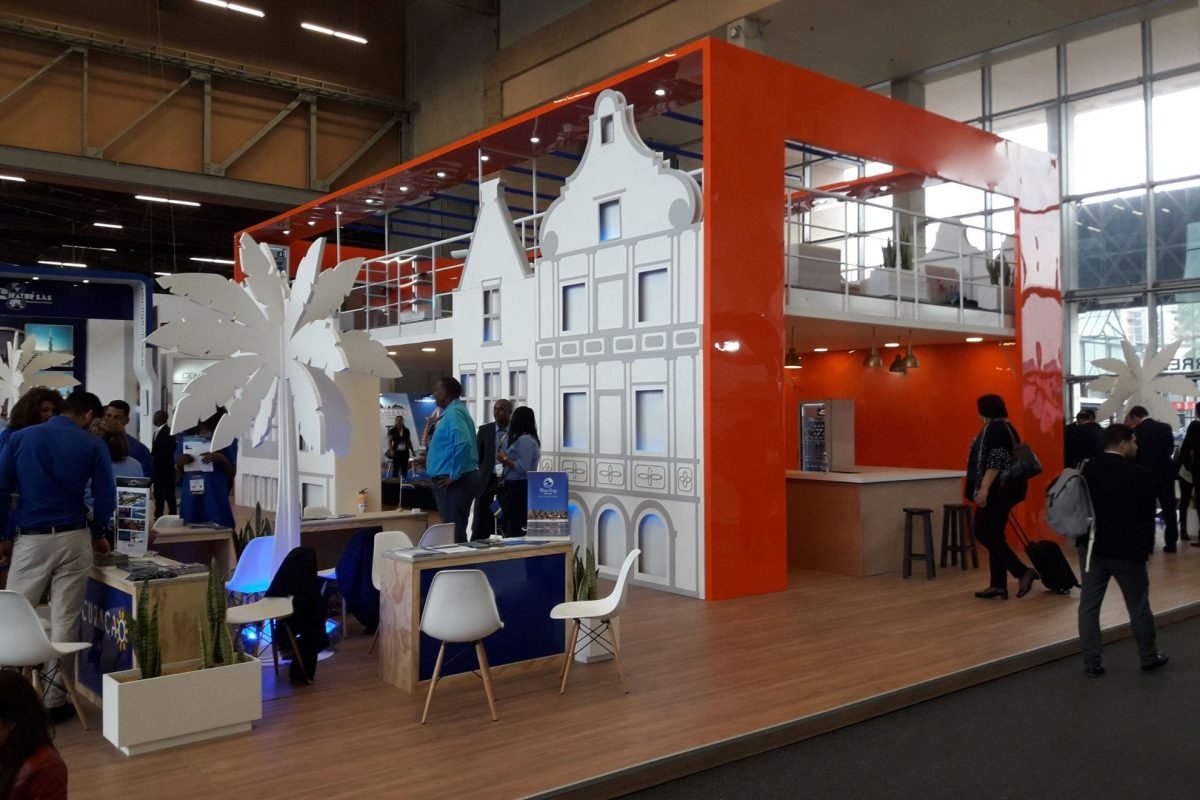 STAND CORTE MADERA FERIA