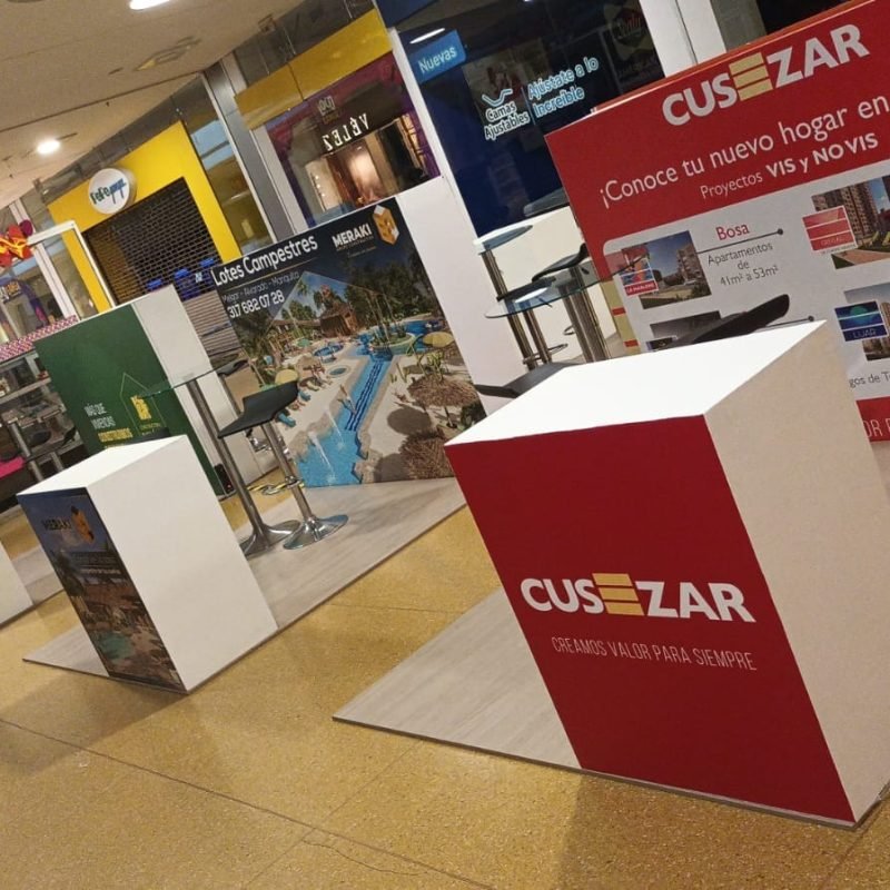 Stand de Cusezar diseñado por BRA Publicidad SAS para promoción de proyectos inmobiliarios