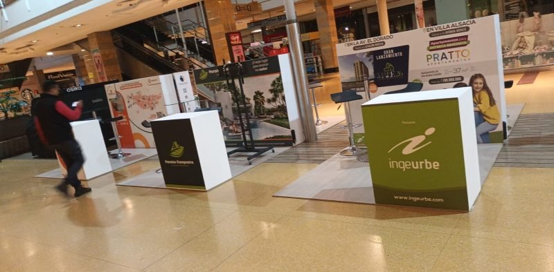 Stand de Ingeurbe diseñado por BRA Publicidad SAS para la promoción de proyectos inmobiliarios